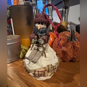 Collectible Boyd’s bears Christmas ornament.  Let it snow.  Numbered 1997.